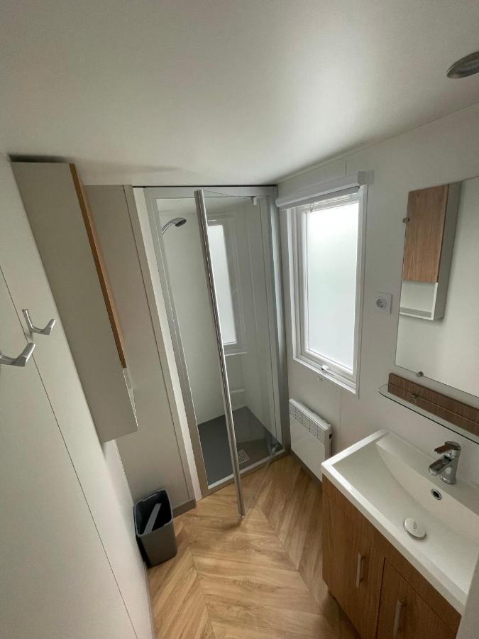 Renesse Chalet In Family Friendly Area Bagian luar foto